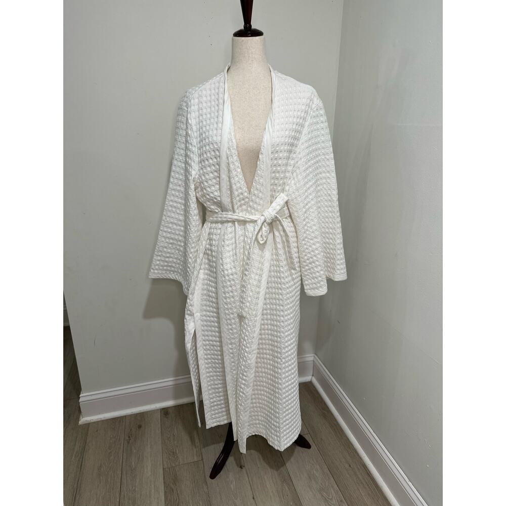 LAKE Pajamas Spa Robe White Quilt Like Texture Sewn On Belt Size 2X